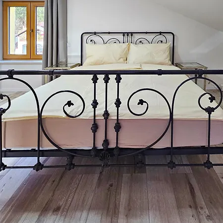 Klatovska Apartment *