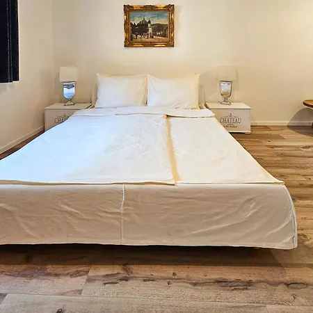 Klatovska Apartment *